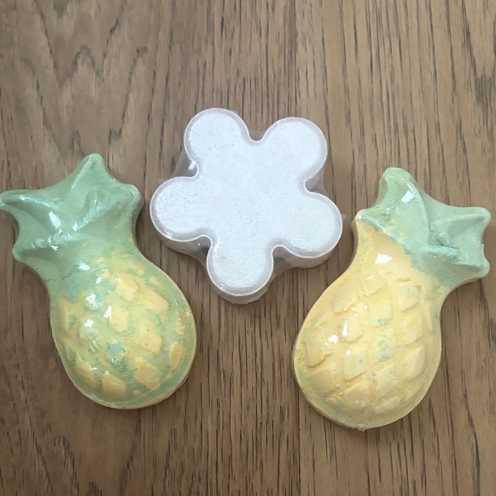 BELOVED  Pineapple&Papaya and Jasmin&Orchide Dew Bath Bombs Fizzy Set